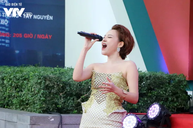 Bữa trưa vui vẻ cùng những người làm báo tại Hội báo Toàn quốc 2018 - Ảnh 1. Bữa trưa vui vẻ cùng những người làm báo tại Hội báo Toàn quốc 2018 - Ảnh 1.