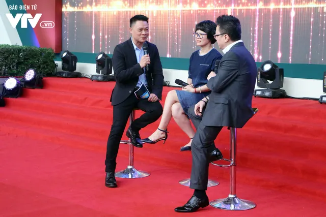 Bữa trưa vui vẻ cùng những người làm báo tại Hội báo Toàn quốc 2018 - Ảnh 2. Bữa trưa vui vẻ cùng những người làm báo tại Hội báo Toàn quốc 2018 - Ảnh 2.