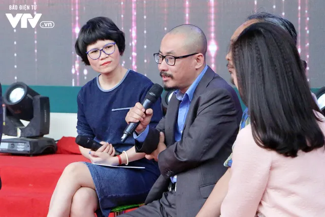 Bữa trưa vui vẻ cùng những người làm báo tại Hội báo Toàn quốc 2018 - Ảnh 6. Bữa trưa vui vẻ cùng những người làm báo tại Hội báo Toàn quốc 2018 - Ảnh 6.