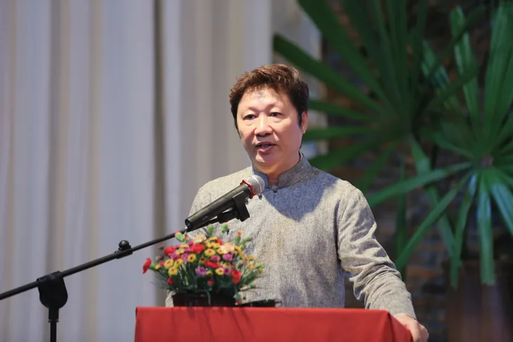 NTK Sỹ Hoàng mong áo dài trở nên thật “đời” - Ảnh 1. NTK Sỹ Hoàng mong áo dài trở nên thật “đời” - Ảnh 1.