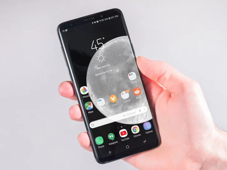 10 mẫu smartphone tốt nhất thế giới: iPhone X tụt hạng thê thảm - Ảnh 1.