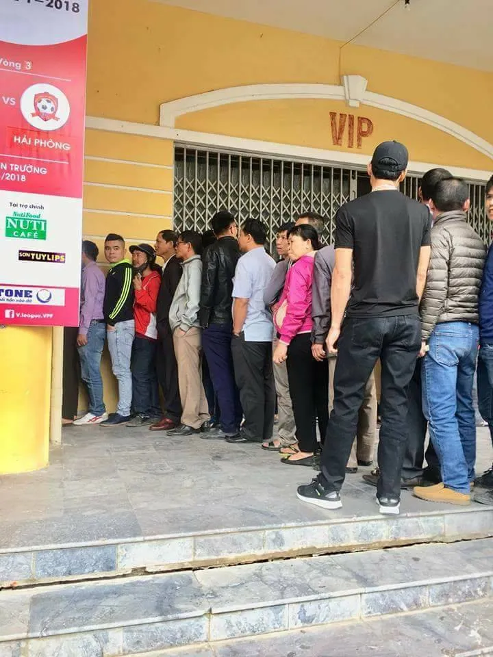 Sốt vé trận CLB Nam Định - CLB Hải Phòng - Ảnh 1. Sốt vé trận CLB Nam Định - CLB Hải Phòng - Ảnh 1.