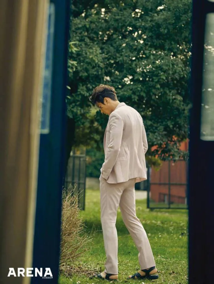 Khi Hyun Bin lãng tử và ... lãng đãng - Ảnh 1. Khi Hyun Bin lãng tử và ... lãng đãng - Ảnh 1.