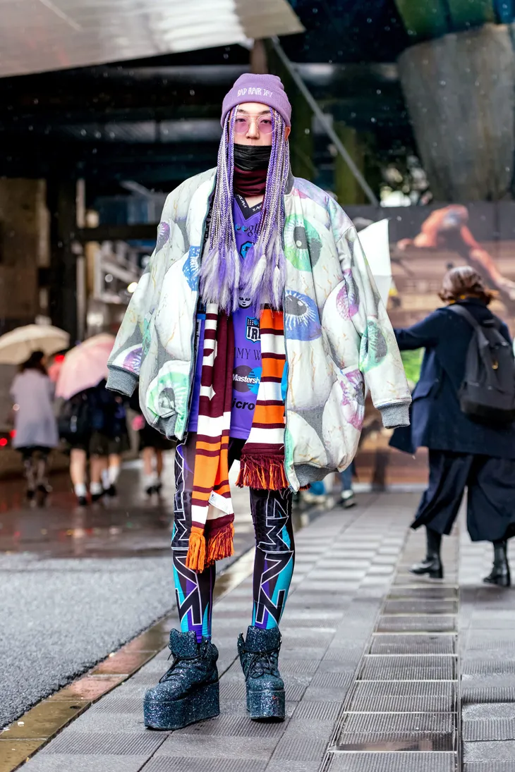 Tuần lễ thời trang Tokyo 2018: Vẫn bắt mắt và cực dị - Ảnh 10. Tuần lễ thời trang Tokyo 2018: Vẫn bắt mắt và cực dị - Ảnh 10.