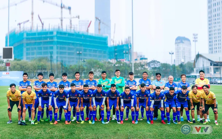 ẢNH: ĐTQG Việt Nam tập luyện trước trận gặp Jordan - Ảnh 17. ẢNH: ĐTQG Việt Nam tập luyện trước trận gặp Jordan - Ảnh 17.