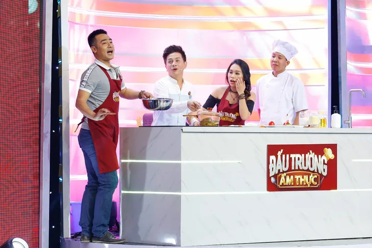 Đấu trường ẩm thực: Vợ chồng Long Hồ - Hồng Phượng hại nhau không thương tiếc - Ảnh 1. Đấu trường ẩm thực: Vợ chồng Long Hồ - Hồng Phượng hại nhau không thương tiếc - Ảnh 1.