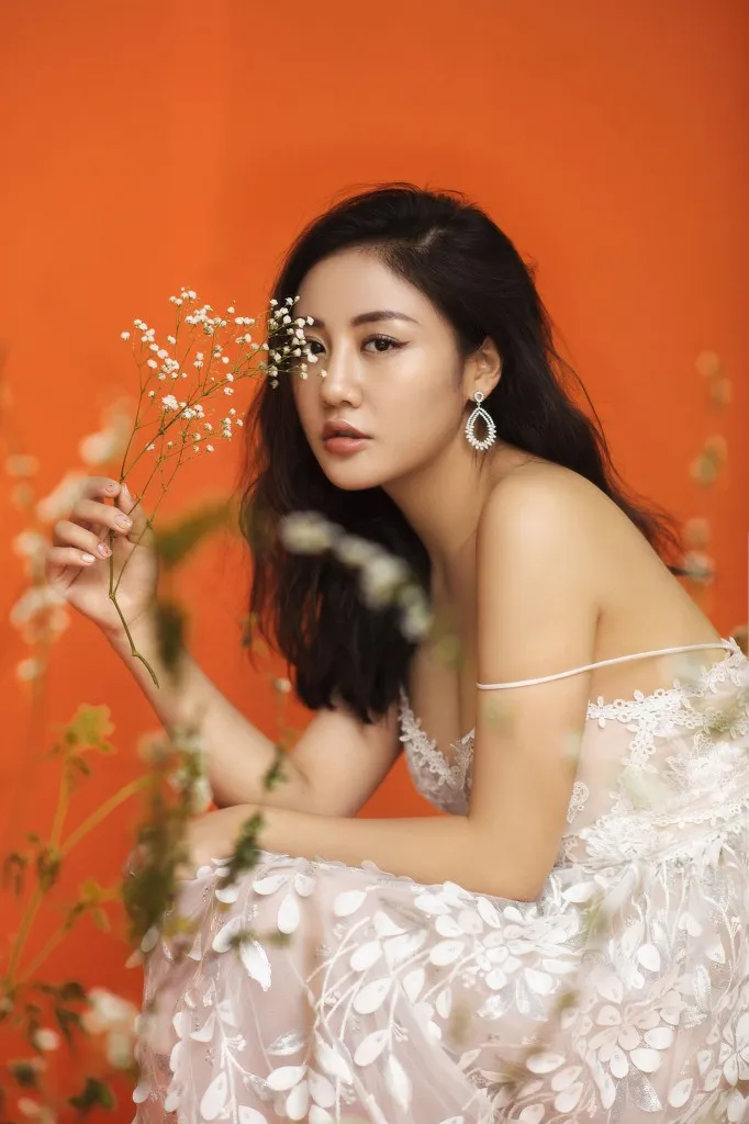 Văn Mai Hương tung hit mới Ngày thứ tư của tháng ba - Ảnh 4. Văn Mai Hương tung hit mới Ngày thứ tư của tháng ba - Ảnh 4.