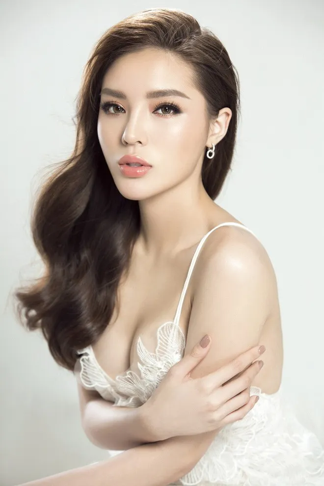 Hoa hậu Kỳ Duyên nóng bỏng trong bộ ảnh mới - Ảnh 4. Hoa hậu Kỳ Duyên nóng bỏng trong bộ ảnh mới - Ảnh 4.