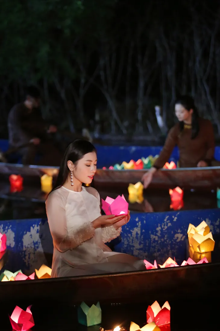 Sao mai Nguyễn Thu Hằng làm em gái diễn viên Kiều Anh trong MV mới - Ảnh 4. Sao mai Nguyễn Thu Hằng làm em gái diễn viên Kiều Anh trong MV mới - Ảnh 4.