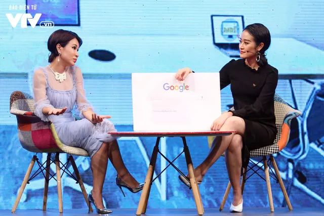 Uyên Linh bị Song Linh liên tục hỏi khó trong Muôn màu Showbiz số đặc biệt - Ảnh 6. Uyên Linh bị Song Linh liên tục hỏi khó trong Muôn màu Showbiz số đặc biệt - Ảnh 6.