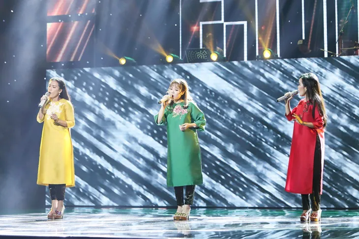 Quang Lê ôm Như Quỳnh nói lời yêu trong Thần tượng Bolero - Ảnh 1. Quang Lê ôm Như Quỳnh nói lời yêu trong Thần tượng Bolero - Ảnh 1.