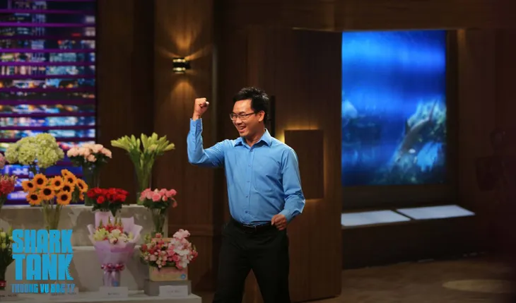 Chùm ảnh 22 màn bắt tay thành công ở Shark Tank Việt Nam mùa 1 - Ảnh 3. Chùm ảnh 22 màn bắt tay thành công ở Shark Tank Việt Nam mùa 1 - Ảnh 3.
