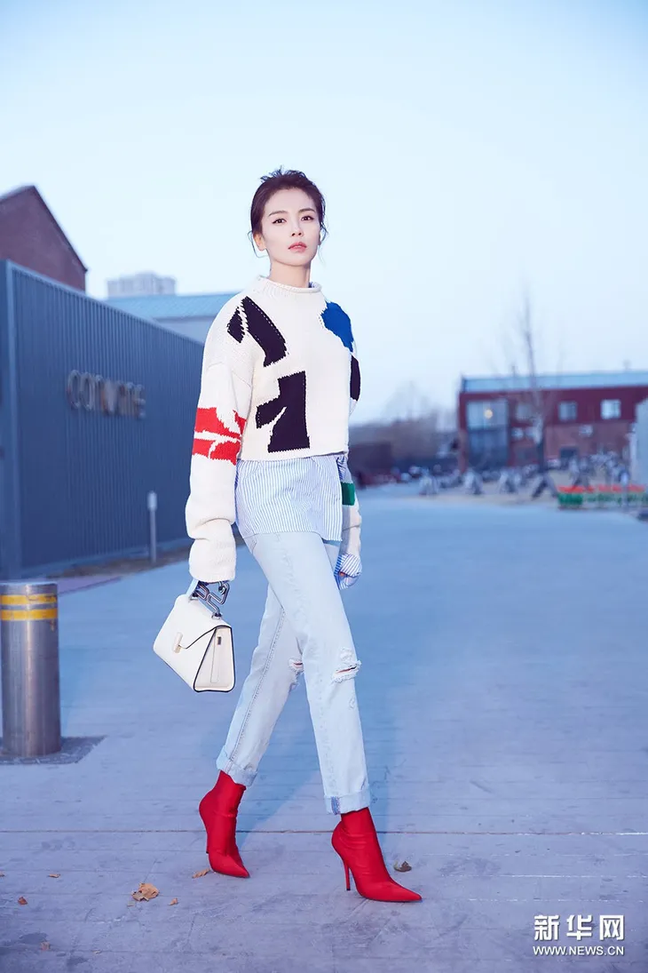 Lưu Đào - Mỹ nhân phim cổ trang Trung Quốc khoe sắc trên đường phố Paris - Ảnh 4. Lưu Đào - Mỹ nhân phim cổ trang Trung Quốc khoe sắc trên đường phố Paris - Ảnh 4.