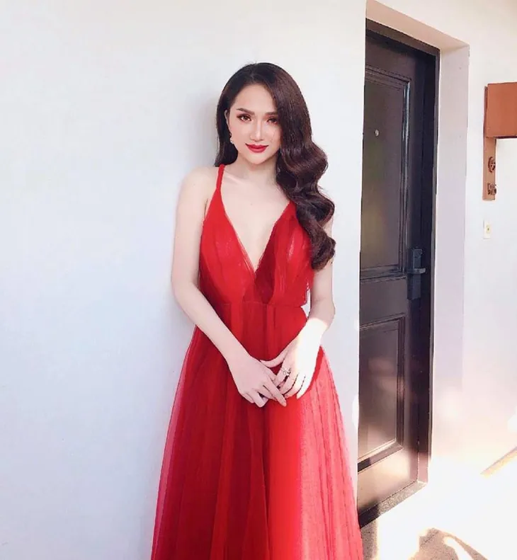 Hương Giang Idol nổi bật với gu thời trang ấn tượng tại Hoa hậu chuyển giới Quốc tế 2018 - Ảnh 8.