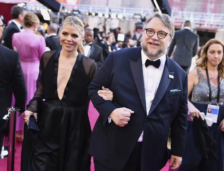 Sau khi giành tượng vàng Oscar, đạo diễn Guillermo del Toro thông báo đã bí mật ly hôn - Ảnh 1. Sau khi giành tượng vàng Oscar, đạo diễn Guillermo del Toro thông báo đã bí mật ly hôn - Ảnh 1.