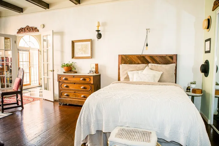 Tạo điểm nhấn cho căn nhà 50 m2 bằng nét cổ điển nhẹ nhàng - Ảnh 4. Tạo điểm nhấn cho căn nhà 50 m2 bằng nét cổ điển nhẹ nhàng - Ảnh 4.