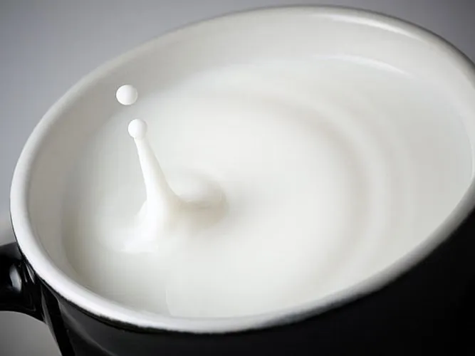 Tóc bạc sớm, phải làm sao? - Ảnh 5. Tóc bạc sớm, phải làm sao? - Ảnh 5.