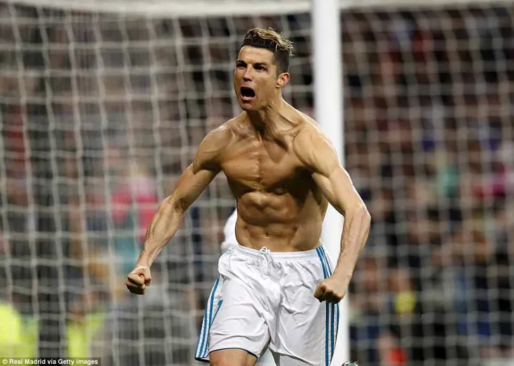 Chỉ mình Ronaldo làm được 11 điều phi thường này ở Champions League! - Ảnh 1. Chỉ mình Ronaldo làm được 11 điều phi thường này ở Champions League! - Ảnh 1.