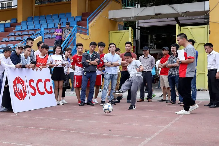 Giải Bóng đá Đường phố SCG được tổ chức ngay trước các trận đấu của CLB Hà Nội tại SVĐ Hàng Đẫy - Ảnh 2. Giải Bóng đá Đường phố SCG được tổ chức ngay trước các trận đấu của CLB Hà Nội tại SVĐ Hàng Đẫy - Ảnh 2.