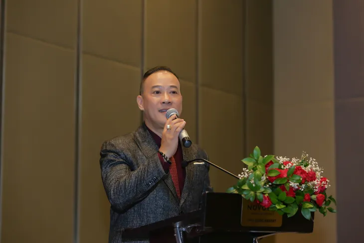 Cận cảnh vương miện đính ngọc trai lấp lánh dành cho Hoa hậu Biển Việt Nam toàn cầu 2018 - Ảnh 4.