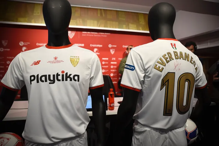 Sevilla sẽ ra mắt trang phục thi đấu đặc biệt - Ảnh 1. Sevilla sẽ ra mắt trang phục thi đấu đặc biệt - Ảnh 1.