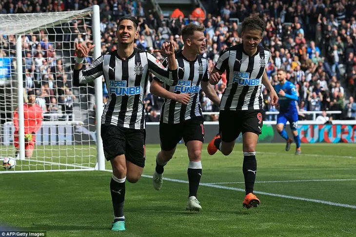 ĐHTB vòng 34 Ngoại hạng Anh: Lác đác bóng tân vương Man City - Ảnh 2. ĐHTB vòng 34 Ngoại hạng Anh: Lác đác bóng tân vương Man City - Ảnh 2.