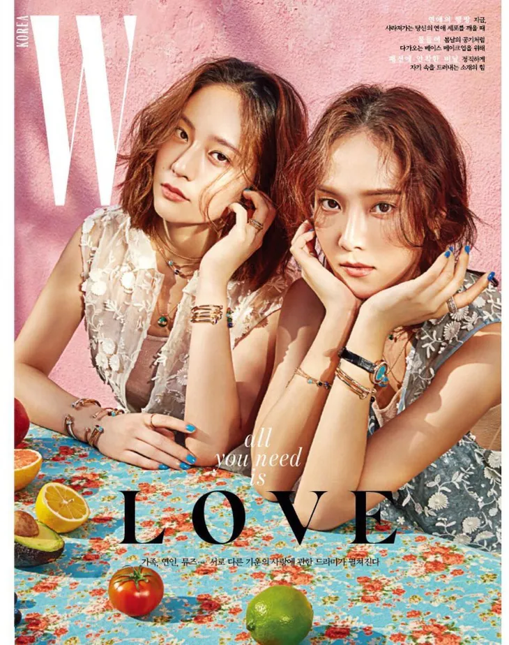 Chị em Jessica - Krystal khoe sắc trên W - Ảnh 1. Chị em Jessica - Krystal khoe sắc trên W - Ảnh 1.