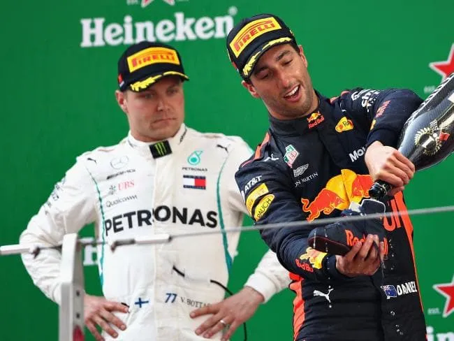 Đua xe F1: Daniel Ricciardo về nhất chặng đua tại Trung Quốc - Ảnh 3. Đua xe F1: Daniel Ricciardo về nhất chặng đua tại Trung Quốc - Ảnh 3.