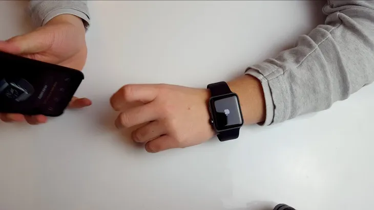 Apple sửa chữa lỗi phồng pin của Watch Series 2 miễn phí - Ảnh 1. Apple sửa chữa lỗi phồng pin của Watch Series 2 miễn phí - Ảnh 1.