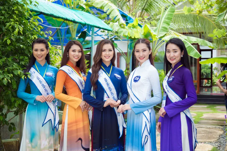 Vẻ đẹp của thí sinh Hoa hậu Biển Việt Nam toàn cầu 2018 bừng sáng ở những nơi họ đặt chân đến - Ảnh 7. Vẻ đẹp của thí sinh Hoa hậu Biển Việt Nam toàn cầu 2018 bừng sáng ở những nơi họ đặt chân đến - Ảnh 7.