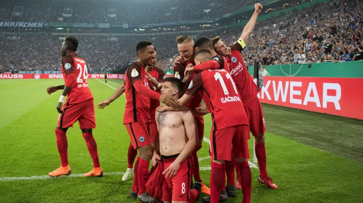 Kết quả bóng đá châu Âu sáng 19/4: Real 1-1 A.Bilbao, Bournemouth 0 - 2 MU, Crotone 1 - 1 Juventus, Napoli 4 - 2 Udinese... - Ảnh 4. Kết quả bóng đá châu Âu sáng 19/4: Real 1-1 A.Bilbao, Bournemouth 0 - 2 MU, Crotone 1 - 1 Juventus, Napoli 4 - 2 Udinese... - Ảnh 4.