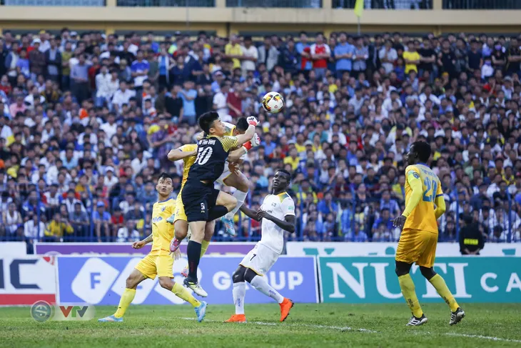 ẢNH: FLC Thanh Hóa giành trọn 3 điểm trước SLNA - Ảnh 12. ẢNH: FLC Thanh Hóa giành trọn 3 điểm trước SLNA - Ảnh 12.