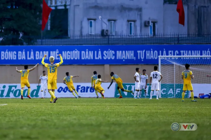 ẢNH: FLC Thanh Hóa giành trọn 3 điểm trước SLNA - Ảnh 15. ẢNH: FLC Thanh Hóa giành trọn 3 điểm trước SLNA - Ảnh 15.