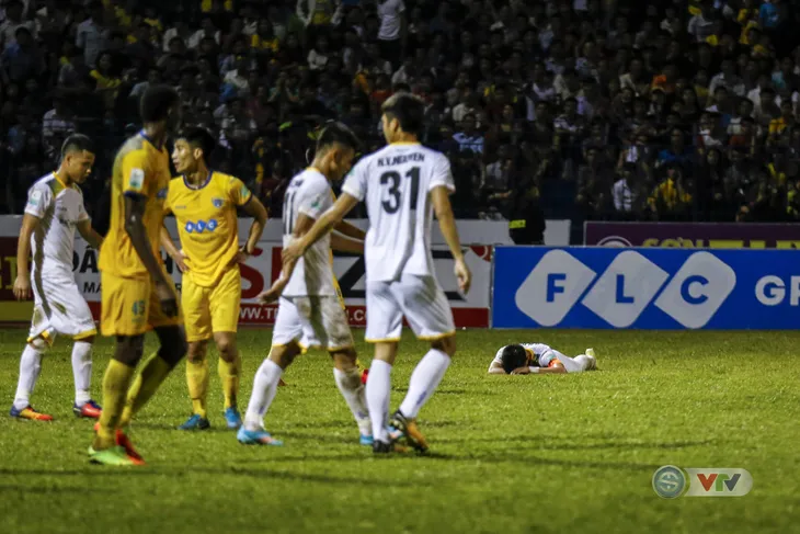 ẢNH: FLC Thanh Hóa giành trọn 3 điểm trước SLNA - Ảnh 22. ẢNH: FLC Thanh Hóa giành trọn 3 điểm trước SLNA - Ảnh 22.