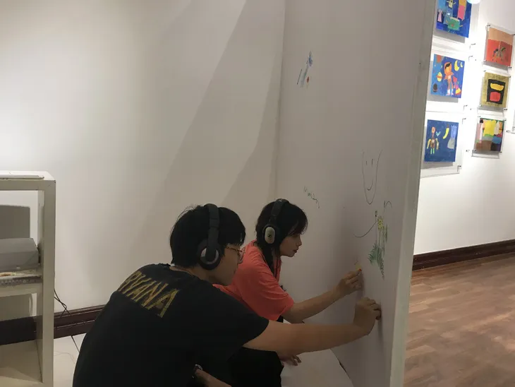 iU.iU.iU - Triển lãm nghệ thuật đặc biệt của các nghệ sỹ tự kỷ - Ảnh 8. iU.iU.iU - Triển lãm nghệ thuật đặc biệt của các nghệ sỹ tự kỷ - Ảnh 8.