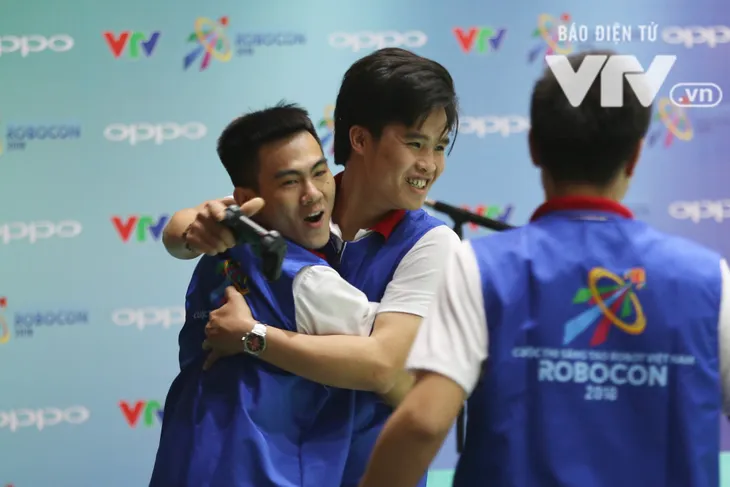 Robocon Việt Nam 2018: Nhiều kỷ lục được xác lập trong ngày thi đấu đầu tiên - Ảnh 5. Robocon Việt Nam 2018: Nhiều kỷ lục được xác lập trong ngày thi đấu đầu tiên - Ảnh 5.