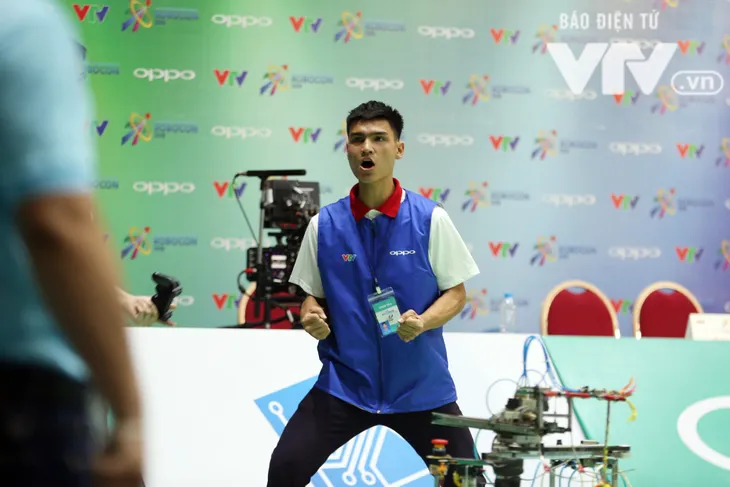Robocon Việt Nam 2018: Nhiều kỷ lục được xác lập trong ngày thi đấu đầu tiên - Ảnh 21. Robocon Việt Nam 2018: Nhiều kỷ lục được xác lập trong ngày thi đấu đầu tiên - Ảnh 21.