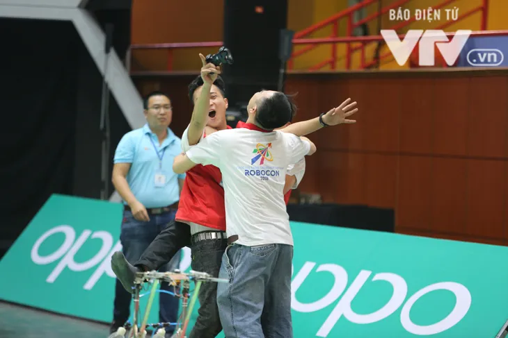 Robocon Việt Nam 2018: Nhiều kỷ lục được xác lập trong ngày thi đấu đầu tiên - Ảnh 29. Robocon Việt Nam 2018: Nhiều kỷ lục được xác lập trong ngày thi đấu đầu tiên - Ảnh 29.