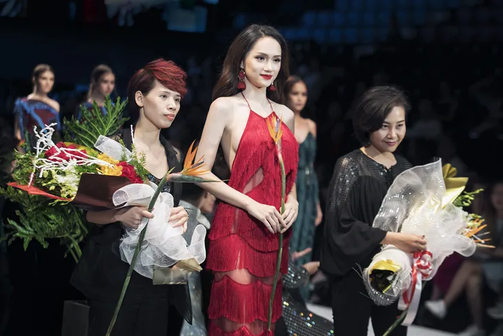 Hoa hậu chuyển giới Hương Giang cực ngọt ngào, tự tin sải bước trên sàn catwalk - Ảnh 6. Hoa hậu chuyển giới Hương Giang cực ngọt ngào, tự tin sải bước trên sàn catwalk - Ảnh 6.