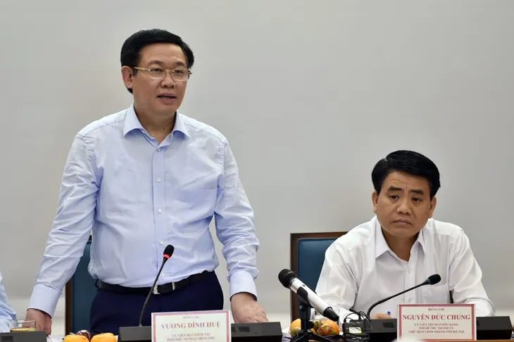Phó Thủ tướng Vương Đình Huệ đề nghị đẩy mạnh giải ngân đầu tư công ở Hà Nội - Ảnh 1. Phó Thủ tướng Vương Đình Huệ đề nghị đẩy mạnh giải ngân đầu tư công ở Hà Nội - Ảnh 1.
