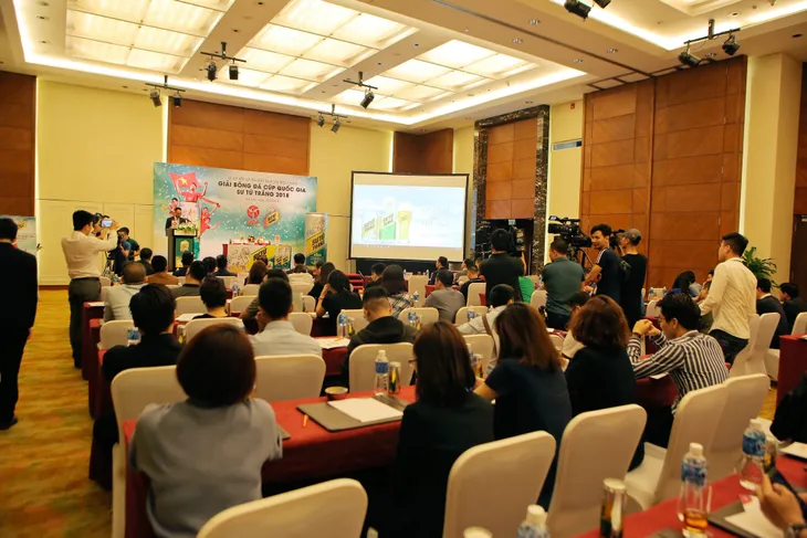 Ra mắt nhà tài trợ chính Giải Bóng đá Cúp Quốc gia - Sư tử trắng 2018 - Ảnh 1. Ra mắt nhà tài trợ chính Giải Bóng đá Cúp Quốc gia - Sư tử trắng 2018 - Ảnh 1.
