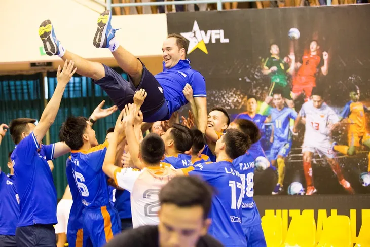 Hanoi Buffaloes vô địch Giải futsal VFL Cup 2018 - Ảnh 2. Hanoi Buffaloes vô địch Giải futsal VFL Cup 2018 - Ảnh 2.