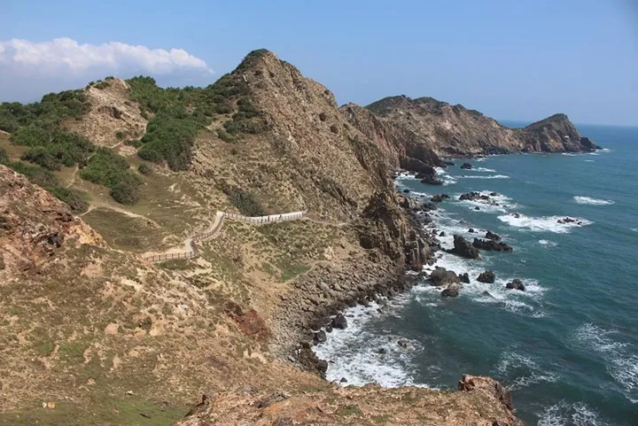 Eo Gió - nơi ngắm bình minh đẹp nhất Việt Nam - Ảnh 2. Eo Gió - nơi ngắm bình minh đẹp nhất Việt Nam - Ảnh 2.
