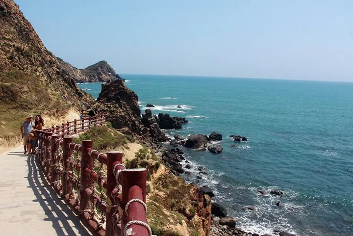 Eo Gió - nơi ngắm bình minh đẹp nhất Việt Nam - Ảnh 3. Eo Gió - nơi ngắm bình minh đẹp nhất Việt Nam - Ảnh 3.