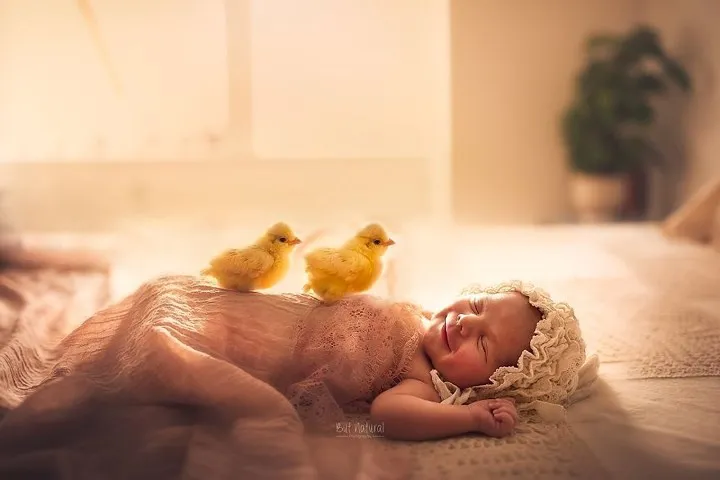 Mê mẩn bộ ảnh tuyệt đẹp chụp em bé với thú cưng - Ảnh 9. Mê mẩn bộ ảnh tuyệt đẹp chụp em bé với thú cưng - Ảnh 9.