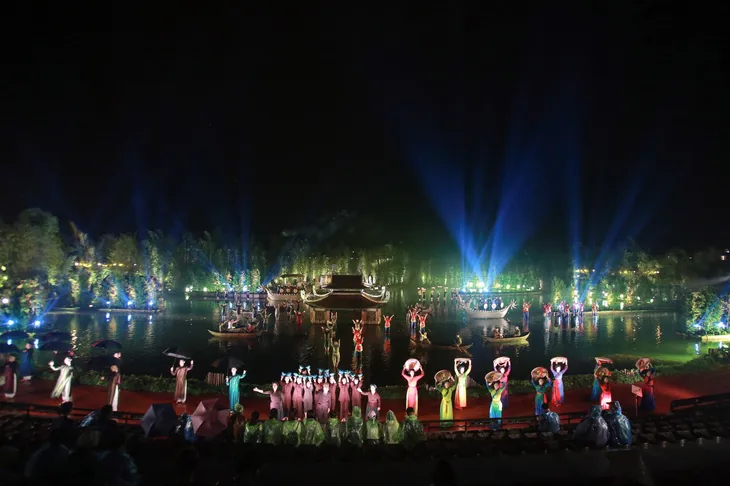 Sân khấu Tinh hoa Bắc bộ - The Quintessence of Tonkin: Gạn đục khơi trong để du khách hiểu và yêu văn hóa Việt - Ảnh 2. Sân khấu Tinh hoa Bắc bộ - The Quintessence of Tonkin: Gạn đục khơi trong để du khách hiểu và yêu văn hóa Việt - Ảnh 2.