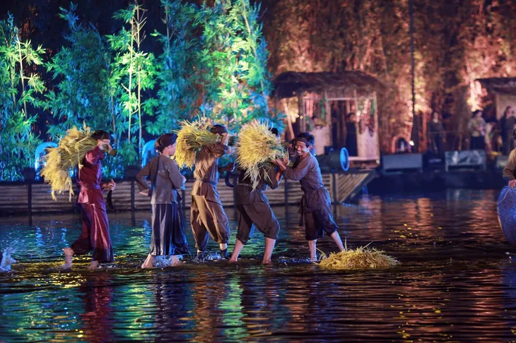 Sân khấu Tinh hoa Bắc bộ - The Quintessence of Tonkin: Gạn đục khơi trong để du khách hiểu và yêu văn hóa Việt - Ảnh 8. Sân khấu Tinh hoa Bắc bộ - The Quintessence of Tonkin: Gạn đục khơi trong để du khách hiểu và yêu văn hóa Việt - Ảnh 8.