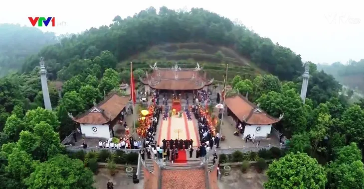 Tín ngưỡng thờ cúng Hùng Vương - Biểu tượng của tinh thần dân tộc - Ảnh 3. Tín ngưỡng thờ cúng Hùng Vương - Biểu tượng của tinh thần dân tộc - Ảnh 3.