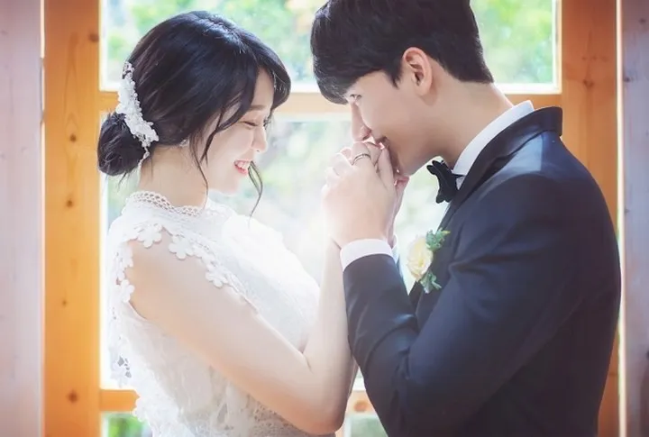 Những sao Hàn từng “gây sốc” khi bất ngờ tuyên bố kết hôn - Ảnh 6. Những sao Hàn từng “gây sốc” khi bất ngờ tuyên bố kết hôn - Ảnh 6.