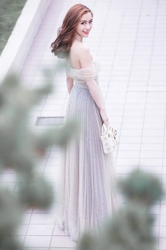 Ngạc nhiên chưa, đây là công việc Angelababy đã làm trước khi nổi tiếng - Ảnh 3. Ngạc nhiên chưa, đây là công việc Angelababy đã làm trước khi nổi tiếng - Ảnh 3.